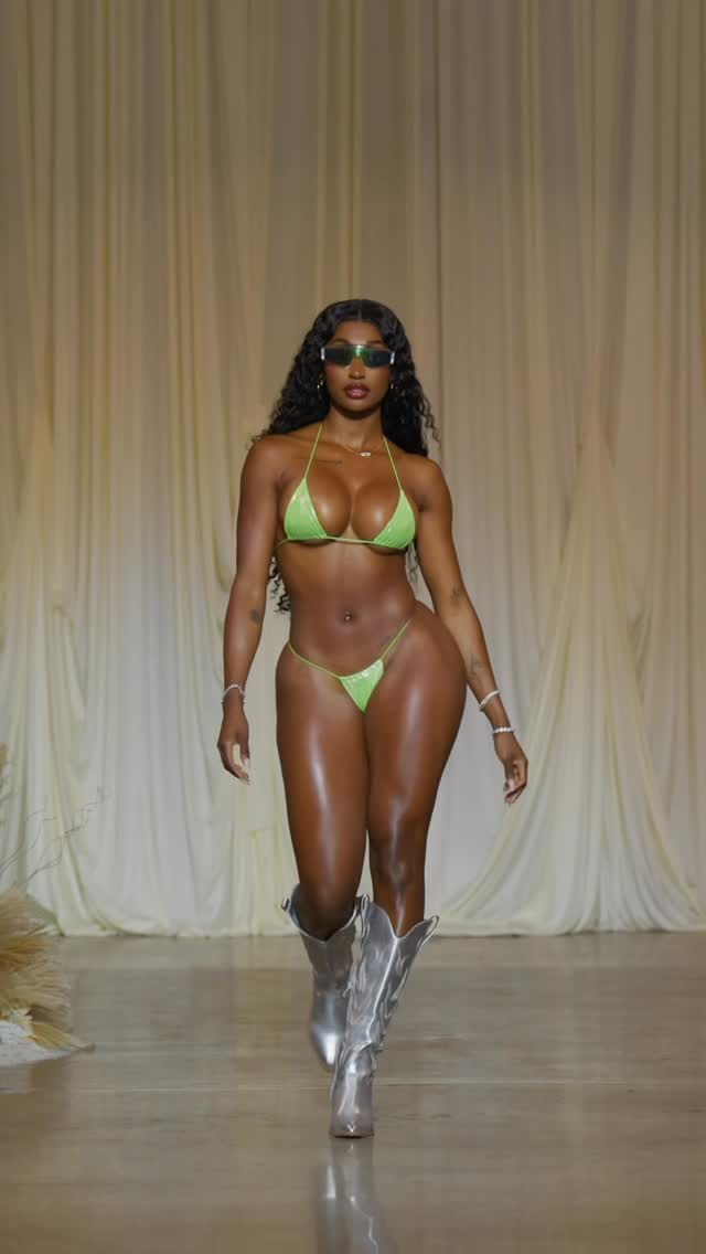 @avalthebrand x @tavilarai x @hautegala show 

🎥 @alainmfilms 🙏🏾
hair by @bundlsofjoy 

#miamiswimweek #msw