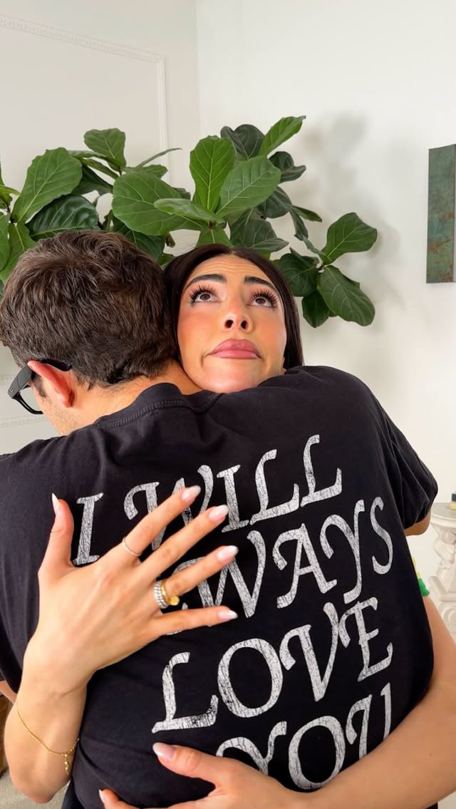 La puntata più falsa della stagione? Forse… Fuori ovunque domani alle 13 👀

@giuliasalemi @tommasozorzi 

#TommasoZorzi #podcast
