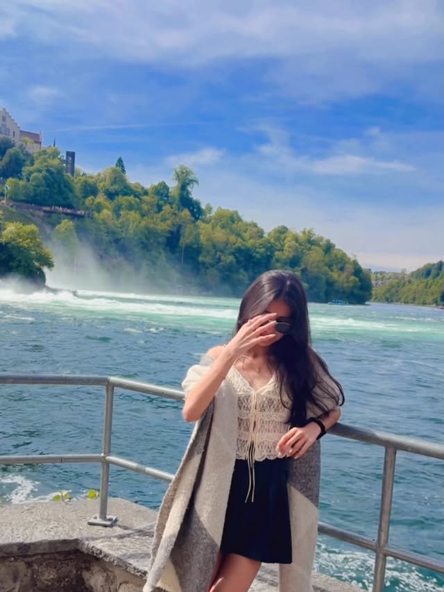 🤍

Outfit details
Top:- @zara 
Scarf:- @zara 
Skirt:- @zara 
Shoes:- @newbalance 
Handbag:- @michaelkors
