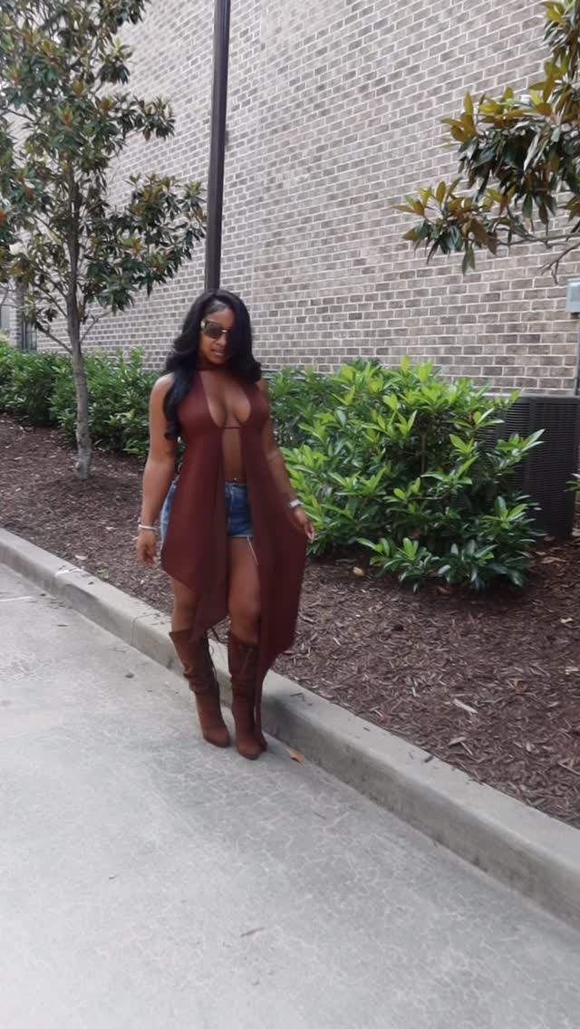🎬
@Fashionnova