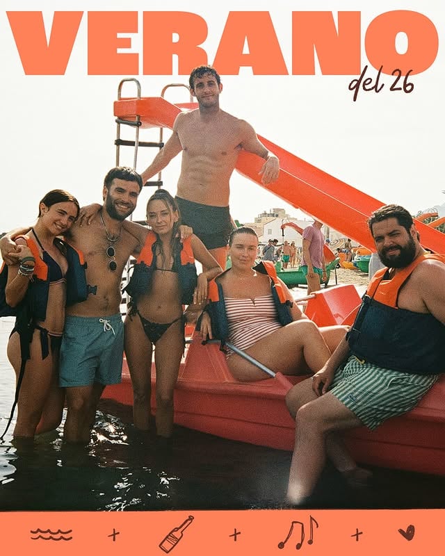 Coco, Marín, Aroa, Loren, Gus y Blanca. 6 amigos. 1 caravana. Muy poco espacio para ocultar la verdad. #TodaLaVerdadDeMisMentiras llega el 28 de agosto. by @netflixes