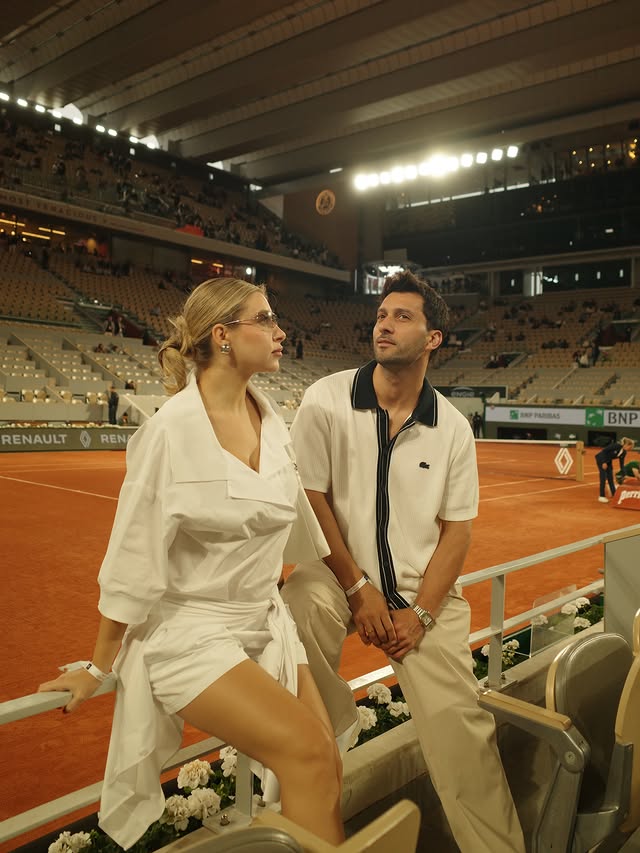 Unutulmaz anılara bir tik daha atıldı✔️
@lacoste 🐊 ile Roland Garros’da keyifli bir çeyrek final izledik #reklam