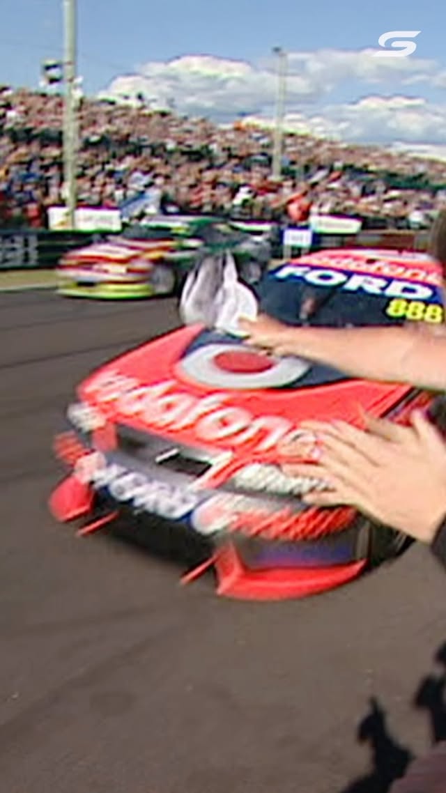 Literal goosebumps.Want to see the full 2008 Bathurst 1000? Catch it free and on demand on the Supercars YouTube channel 📺 by @supercarschampionship