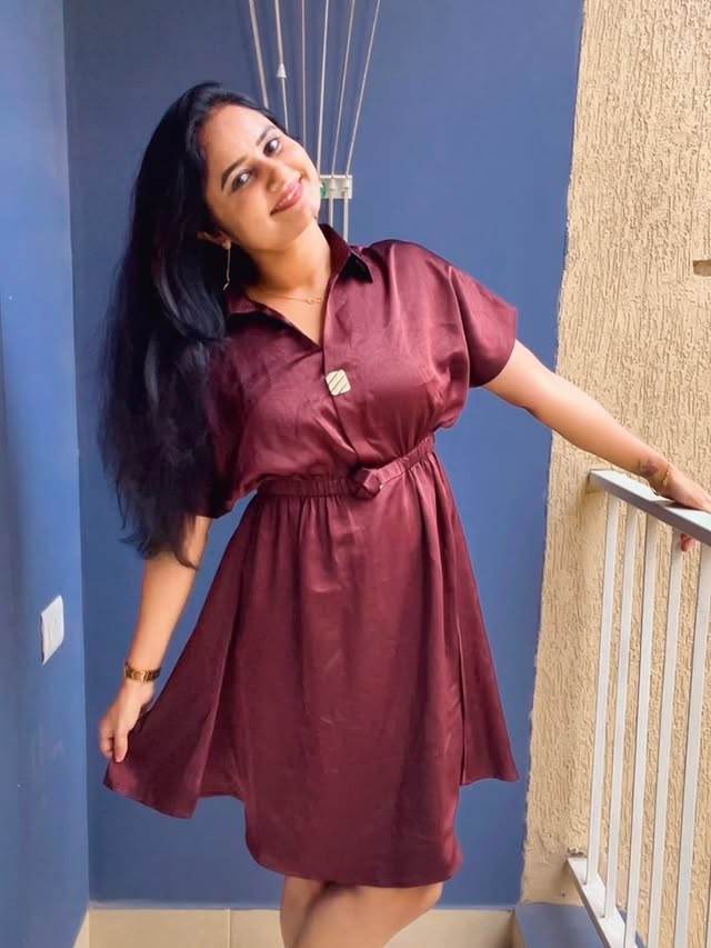 Confidence looks better in a western dress 👗😉•••#westernwear #comfyoutfit #vennilavibes #selflove❤️ by @vennila_sidarth