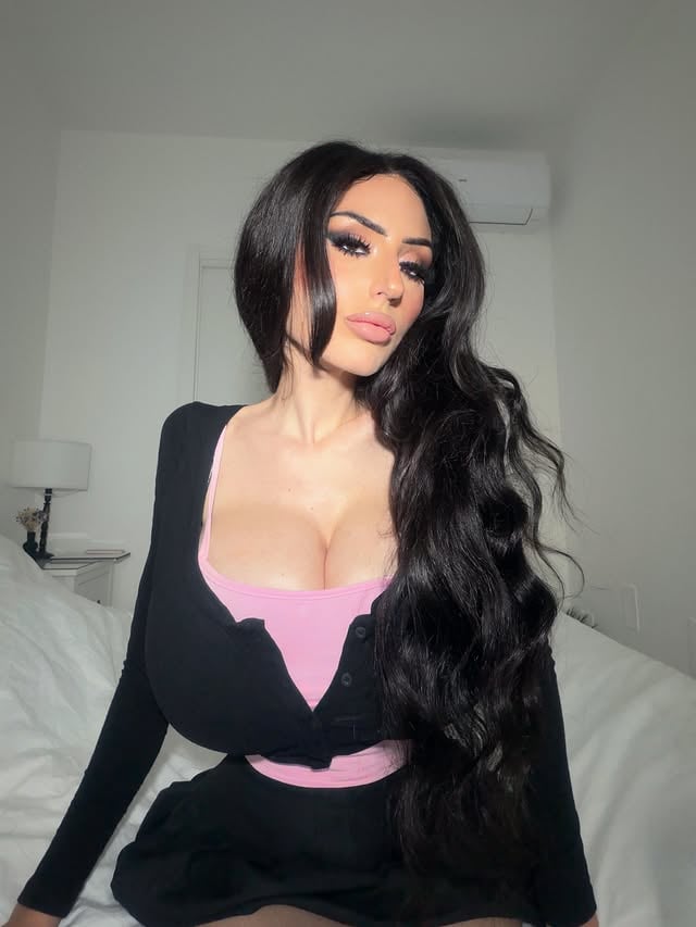 @chiaramazzolaofficial ♥️ Picture 1, 2 or 3? ♥️