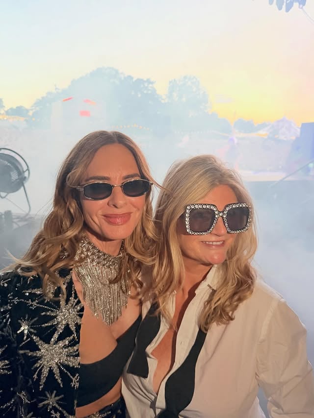 Last night we felt like dancing… @susannahconstantine @scissorsisters 🕺 by @trinnywoodall