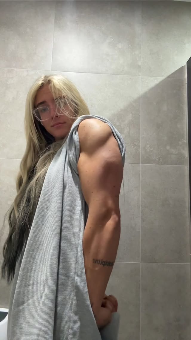 plot twist, doesn’t matter what you do, ALOT of people will find something to dislike, don’t worry about it twin, do you 🤞🏼 

fit @kontrolledinsanity code char 

#gymmotivation #armday #inspiration #gymgirl