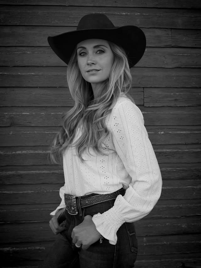 Happy birthday Amber Marshall - Canadian actress #heartland #Amyfleming @amber_marshall_farm @official_heartlandoncbc #heartlandoncbc #ambermarshall #ambermarshallfarm @nellybaumann @leica_camera @leicacamerausa @manfredbaumann by @amber_marshall_farm