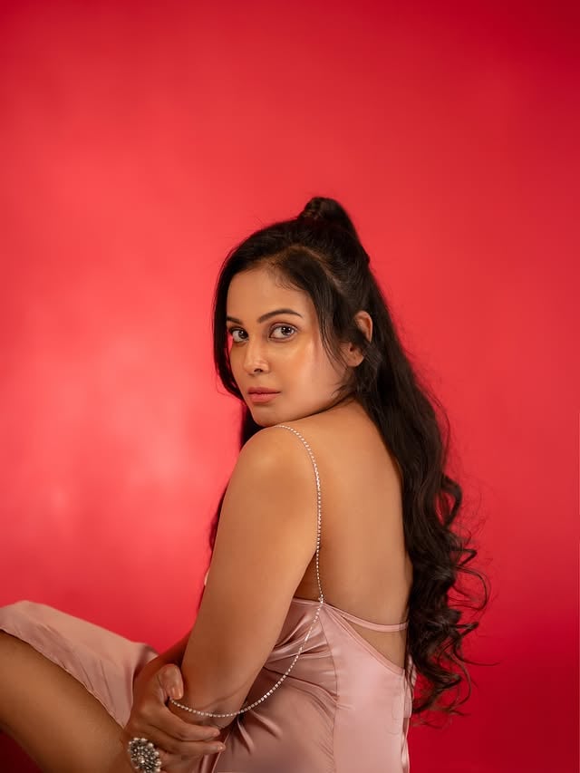 Softly unforgettable ✨✨

📸 - @irst_photography ✨
MUA - @suryasasi10 ✨
Hairstylist - @prem_hairstyle ✨
Assistant - @ramana_official01 ✨

#chandinitamilarasan #chandini