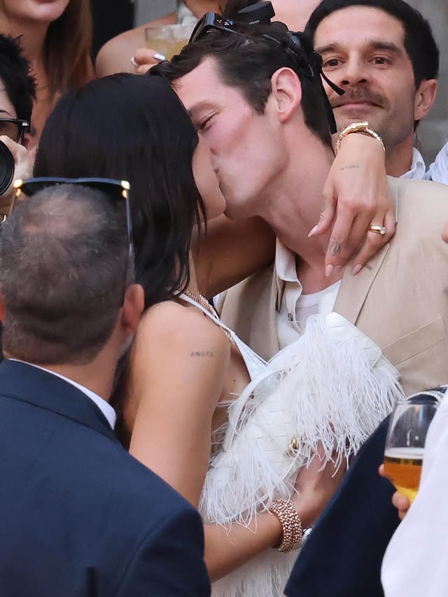 Dua Lipa & Callum Turner get married in Italy! Charli XCX, George Daniel, Joe Alwyn, Grace Gummer & Troye Sivan are among the guests 📸@backgrid_usa
