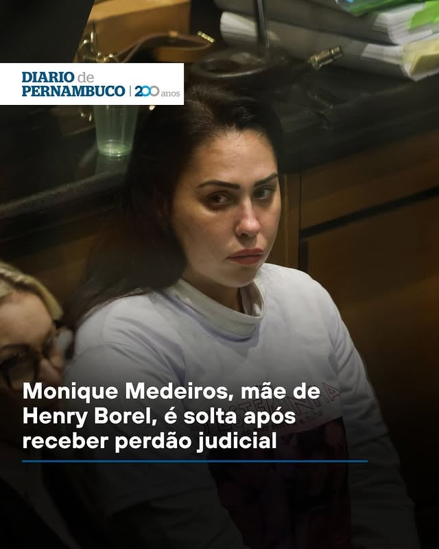 A mãe do menino Henry Borel, Monique Medeiros, foi solta na tarde desta quinta, 4, após receber o perdão judicial da juíza Elizabeth Machado Louro, do II Tribunal do Júri do Rio de Janeiro, na madrugada desta quinta-feira, 4. A professora deixou o Complexo de Gericinó, na zona Oeste do Rio, no banco traseiro de um carro e não falou com a imprensa. Um irmão foi buscá-la.

A defesa de Jairinho e o Ministério Público afirmaram que vão recorrer da decisão. O pai da criança, e ex-marido de Monique, manifestou revolta com a decisão. ‘Mataram meu filho pela terceira vez’, disse Leniel Borel.

Monique teve o crime de homicídio por omissão desclassificado para homicídio culposo - quando não há a intenção de matar - pelos sete jurados. O julgamento terminou na madrugada desta quinta, após 11 dias. Foi um dos mais longos da história do Estado.

Após elencar a decisão dos jurados, a magistrada começou a leitura da dosimetria da condenação citando a "repercussão provocada pela violência desproporcional", "conduta desmensurada e covardia contra uma criança" praticada por Jairo contra Henry.

Os jurados responsabilizaram Monique por omissão em um dos três casos de tortura apontados inicialmente pela acusação. Nos outros dois casos de violência, tanto Monique quanto Jairo foram absolvidos por falta de materialidade.

A tortura que foi levada em consideração pelos jurados ocorreu no dia 12 de fevereiro de 2021, menos de um mês da morte do menino. A dinâmica foi relatada pela babá Thayná Ferreira para Monique enquanto a mãe de Henry estava em um shopping.

A juíza afirmou que a reação da sociedade sobre Monique foi "desproporcional e desmesurada". Ela considerou a reação "discriminatória de gênero", influenciada pela "cultura patriarcal" que, segundo Elizabeth, ainda norteia e permeia a mentalidade e as práticas sociais.

A magistrada afirmou que Monique foi alvo de misoginia extrema declarada e que, durante os cinco anos do caso, a mãe de Henry foi alvo de uma perseguição implacável. Com informações da Agência Brasil.

Foto: Tomaz Silva/Agência Brasil