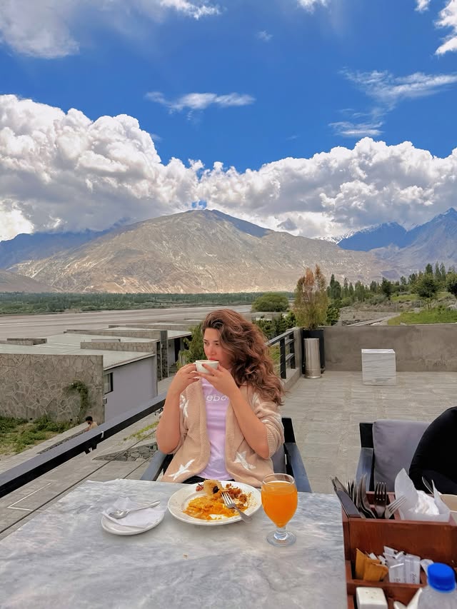 Nothing beats breakfast with a mountain view 🌊
@himmelskardu