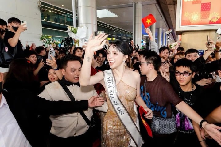 Huong Giang Nguyen returns to #Vietnam with the 2nd Runner-up title of MGI All Stars 1st Edition, greeted by passionate cheers and endless support from her people.

Vietnam, your shining spirit and powerful energy are truly unforgettable! 🇻🇳

#MGIAllStars 
#MGIAllStars1stEdition