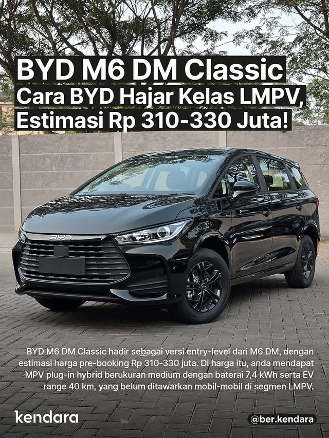 BYD M6 DM Classic hampir pasti bakal menjadi mobil plug-in hybrid paling terjangkau di Indonesia. Ya, estimasi harga pre-booking mobil ini berada di angka Rp 310 juta (Classic Standard) dan Rp 330 juta (Classic Dynamic).Di rentang harga itu, mobil ini bakal berhadapan langsung dengan LMPV bensin biasa, mild hybrid, maupun full hybrid. Bedanya, mobil ini dibekali sistem PHEV dengan baterai LFP 7,4 kWh, sanggup memberikan EV range hingga 40 km.Dibanding varian Cross, perbedaannya terlihat di beberapa titik. Lampu depan masih projector LED untuk utamanya, namun sein dan high beam masih halogen. Lampu belakang dibuat terpisah menyerupai BYD e6.Pelek 16 inci dengan ban 225/60 R16, tanpa chrome trim di jendela, tanpa roof rail, dan tanpa power tailgate. Kamera 360 tetap ada, tapi parking sensor tidak tersedia.Masuk ke kabin, kesan fungsional langsung terasa dengan panel instrumen analog dengan layar dot matrix di tengah, head unit 10 inci, jok manual, setir & jok tanpa lapisan kulit, dan material plastik biasa di panel tengah.Yang tetap ada di varian Dynamic ini adalah Apple CarPlay, Android Auto, koneksi BYD Apps, voice command, NFC key, cruise control, dan kamera 360. Juga tetap 7-seater dengan armrest di baris kedua.MPV ini mengandalkan mesin 1.498 cc 4-silinder DM-i PHEV, dipadukan motor listrik. Baterai LFP 7,4 kWh hanya mendukung AC charging tanpa DC fast charging dan tanpa V2L, berbeda dari M6 Cross yang mengusung baterai 18 kWh dengan DC charging.Dengan harga pre-booking Rp 310-330 juta, BYD M6 DM Classic jelas bakalan dibanding-bandingkan dengan beragam mobil 7-seater hybrid, mild hybrid hingga bensin biasa. Misalnya dari Veloz Hybrid, XL7, Xpander, Stargazer, hingga Rush. Pilih mana nih?Terima kasih kepada Mifta dari BYD Arista BSD City yang telah memberikan kami kesempatan mengulas BYD M6 DM Classic ini, untuk informasi lebih lanjut silahkan hubungi di nomor 0821-3050-5079.#byd #bydm6 #bydm6dm #m6classic #bydindonesia #phev #pluginhybrid #lmpv #mpv by @ber.kendara