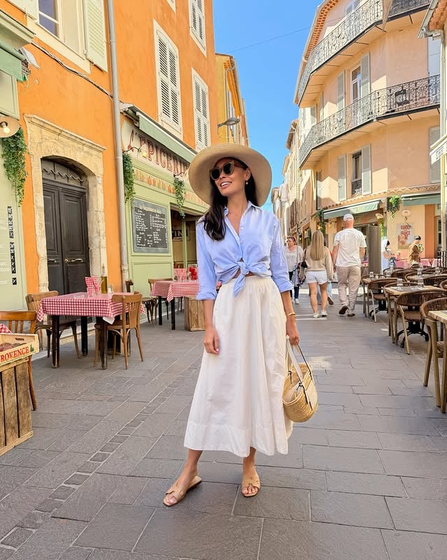 Sundays in Antibes ❤️ Antiquing and lunch at Chez Jules - a delicious farm to table spot in Old Town. Comment SHOP for outfit details! https://liketk.it/6fgvh