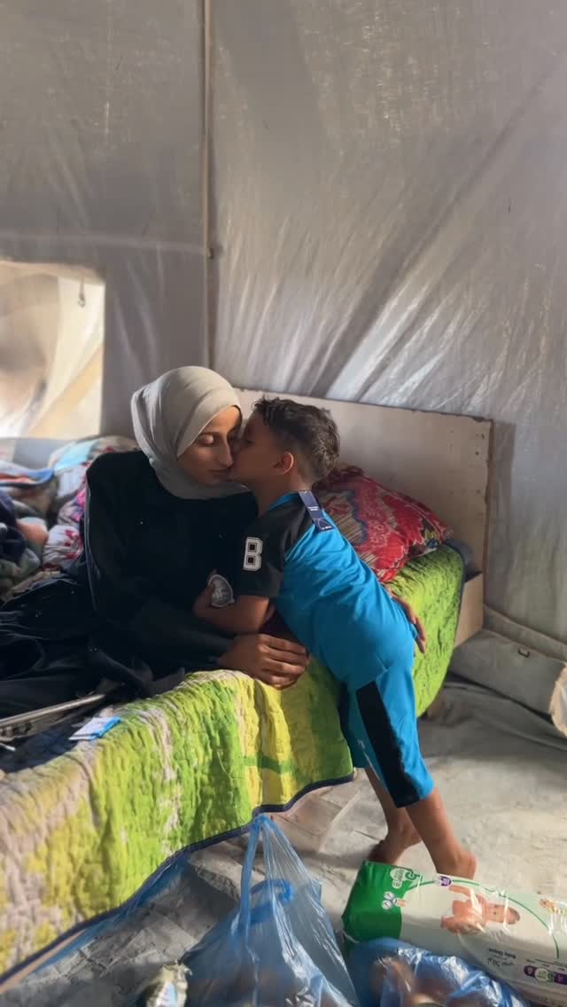 A child’s joy with the backdrop of a mothers struggle to smile amidst the loss of husband and both legs 💔With community support and generous donors we brought hope into their tent with not just a care parcel of relief and aid, but a moment to remember ✨ 🌱Donate to bring happiness to those who need most, share to spread hope today 🙏#Gaza #Orphans #Humanity #Compassion #GodIsGood by @sarahofmagdalene
