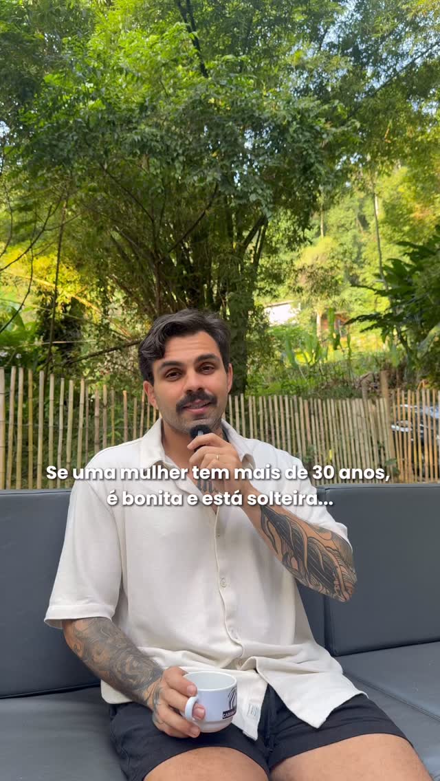 Se uma mulher tem 30 anos, é bonita, bem resolvida financeiramente e está solteira… ☕️🚬

#cafecomteupai #relacionamentos #cafecomdeuspai #ofimdaficada #amulherqueeleassume