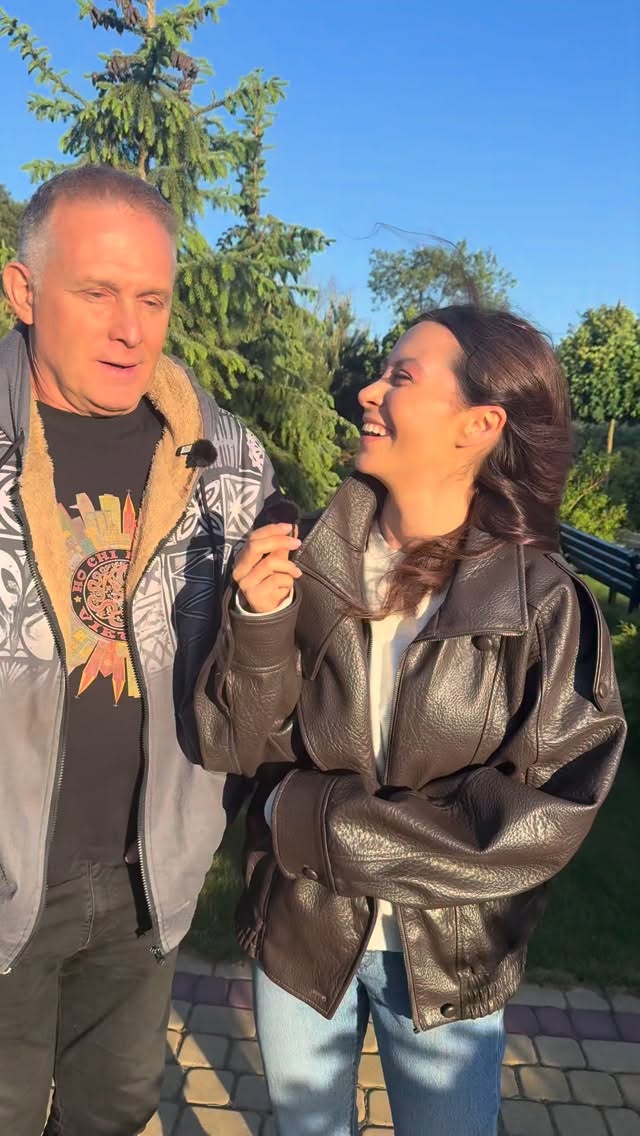 Czy miłość zwycięży? Czy ta strzała Amora, która ich ugodziła będzie trwała i prawdziwa? 💘
Nie możemy zdradzić, jak potoczą się dalsze losy Joanny i Artura, ale na pewno dowiemy się więcej w nowym sezonie.
Życzymy państwu prawdziwej miłości, dajcie znać w komentarzach, co wy zrobilibyście na ich miejscu?
#MjakMiłość #miłośćniewybiera #strzałaamora 
@dominikasakowicz 
@robertmoskwa 
@telewizjapolska