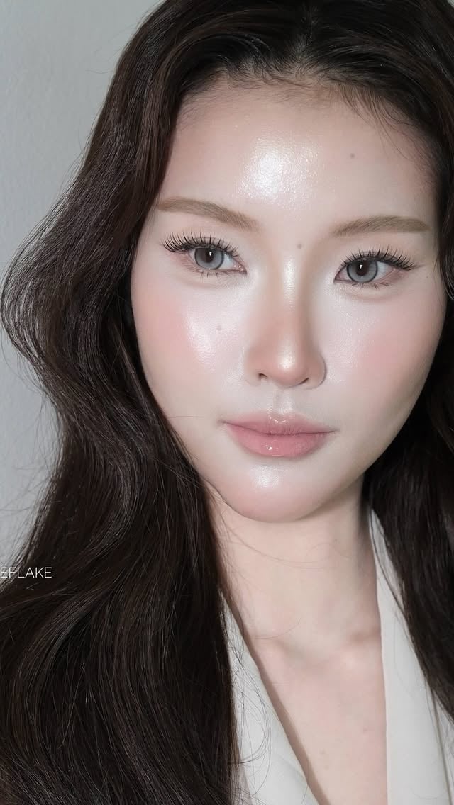 ถึงคิวสอน #แต่งหน้าลุคปรุงจืด 🤍✨Make up @folkeflake Hair @folkeflake_hairstylist สอบถามจองคิว แอดLINE @folkeflake (มีแอด)โทร 0994215592#ช่างแต่งหน้า #folkeflakemakeup by @folkeflake