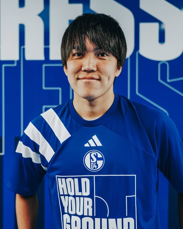 Verstärkung für das Mittelfeld: Satoshi Tanaka wechselt von Fortuna Düsseldorf zum S04. Auf Schalke erhält Tanaka einen langfristigen Vertrag bis 2030 📝

Willkommen auf Schalke, Satoshi! 🙌