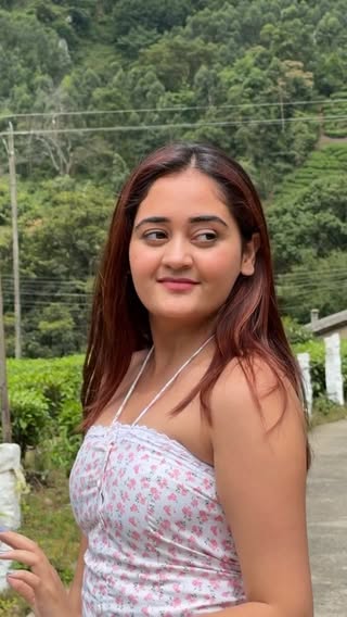 Gori Tera Gaon Bada Pyaara🤍🩵🌸🩷#bindasskavya #reelitfeelit #treanding #explorepage✨