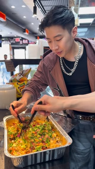 Ramen Chop Cheese LNGSHOT x Jay Park 🍜🥪 
.
.
.
#lngshot #jaypark #ockyway#nevanevaneva