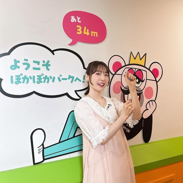 今日のぽかぽかの衣装です☺️✨マッチ棒クイズ楽しい！#ぽかぽか#bilitisdixseptans by @hanazawa_kana.official