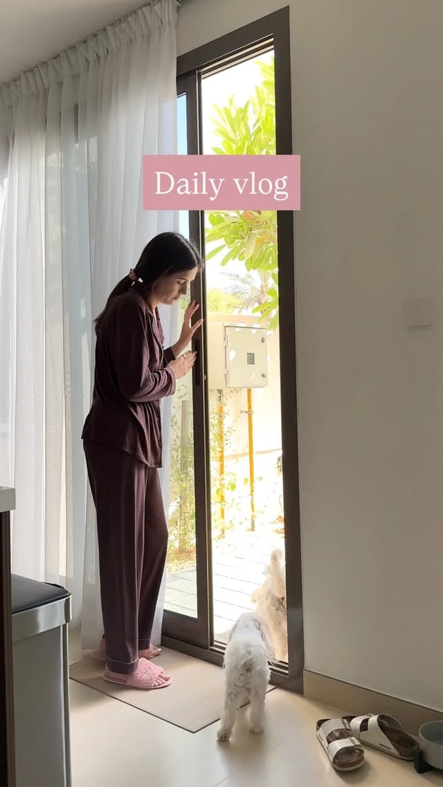 My first ever vlog ahhhh 👀 a day bopping around doing the few bits, doggy daycare dropoff, doctors appointment, nails, solo breakfast date & a browse around mall of the emirates Let me know if you like this & I’ll do more!🩵#vlog #dayinthelife #dubaivlog by @jessieblue_