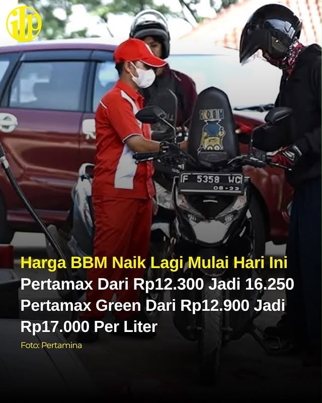 ✅Yang tidak ditunggu-tunggu
✅Note: Harga Untuk Wilayah Sulteng 16.650

Pertamina Patra Niaga resmi melakukan penyesuaian harga BBM non-subsidi Pertamax dan Pertamax Green mulai Rabu, 10 Juni 2026.

Berdasarkan keterangan pers Pertamina, Selasa (9/6/2026), Pertamax (RON 92) naik dari Rp12.300 menjadi Rp16.250 per liter dan Pertamax Green 95 (RON 95) naik dari Rp12.900 menjadi Rp17.000 per liter.

“Penyesuaian harga Pertamax dan Pertamax Green dilakukan setelah melalui proses evaluasi sesuai formula harga yang ditetapkan pemerintah,” kata Sekretaris Perusahaan Pertamina Patra Niaga Roberth MV Dumatubun.

Dilansir dari cnnindonesia.com, penyesuaian harga Pertamax dan Pertamax Green diputuskan setelah berkoordinasi dengan pemerintah sebagai regulator, dan dilakukan sesuai mekanisme evaluasi berkala dengan mempertimbangkan perkembangan harga minyak dunia serta harga pasar keekonomian.

Roberth menyampaikan bahwa penyesuaian harga bahan bakar minyak (BBM) non-subsidi dilakukan sesuai dengan regulasi yang berlaku.

“Harga jual tersebut diputuskan dengan tetap dikoordinasikan dengan pemerintah sebagai regulator, dan menjadi bagian dari upaya menjaga keberlanjutan penyediaan energi dan distribusi BBM berkualitas bagi masyarakat terus berjalan optimal,” ujar Roberth.

Perusahaan memastikan keamanan pasokan BBM di jaringan stasiun pengisian bahan bakar umum (SPBU) milik Pertamina di seluruh Indonesia.

“Kami memastikan pasokan Pertamax dan Pertamax Green tetap aman serta tersedia di jaringan SPBU Pertamina,” katanya.

.
.
.
#infolokerpalu #palu #sulteng
