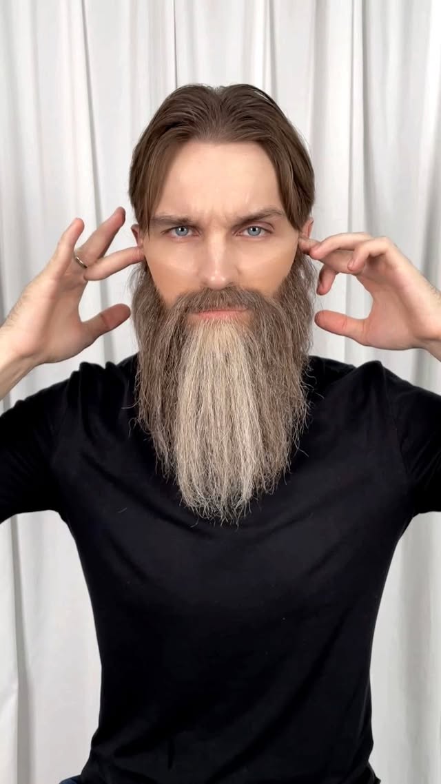 Meet Red Guardian. 🇷🇺🛡️Our MB041 beard set – handmade HD lace, brown mixed grey, ducktail perfection. Watch it move, watch it work.👇 Try‑on video inside.#wigisfashion #wigs #perruque #perücke #cosplay #makeup #cosplayboy #gamecosplay #beard #menwithbeards #fakebeard #moustache #beards #beardstyle #animeboy #facialhair #thenewavengers #thunderbolts #redguardian #redguardiancosplay #davidharbour #newavengerscosplay #marvelcosplay #marvel #newavengers #ducktailbeard #unboxing #tryon by @wigisfashion
