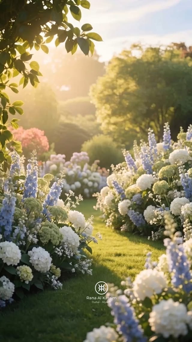 بين نعومة الألوان وروعة التفاصيل،تولد مساحة تجمع بين الراحة، الفن، والفخامة الهادئةBetween the softness of colors and the beauty of details,a space is born where comfort, art, and quiet luxury come together#LuxuryInterior #InteriorDesign #DubaiDesign #UAEDecor #LuxuryLiving #ديكور_فاخر #تصميم_داخلي #دبي_ديكور by @ranaalkassim