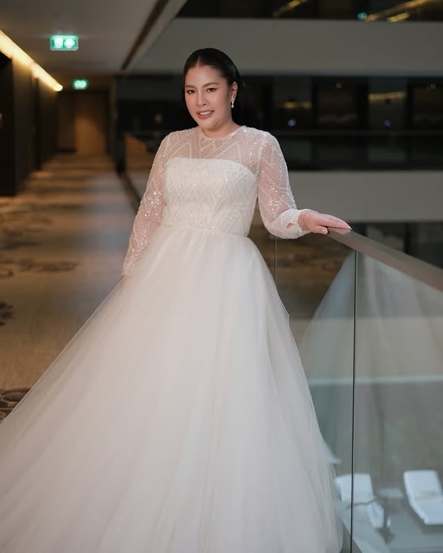 เจ้าสาวพิธีหมั้นเช้า 💍✨ Make up @folkeflake Hair @folkeflake_hairstylist สอบถามจองคิว แอดLINE @folkeflake (มีแอด)โทร 0994215592#ช่างแต่งหน้า #แต่งหน้าเจ้าสาว #folkeflakemakeup by @folkeflake