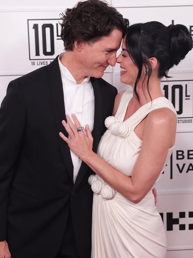 Katy Perry and Justin Trudeau attended the premiere of “Katy Perry: The Lifetimes Tour” at the Tribeca Festival 📸@backgrid_usa 🎥@JPASC24