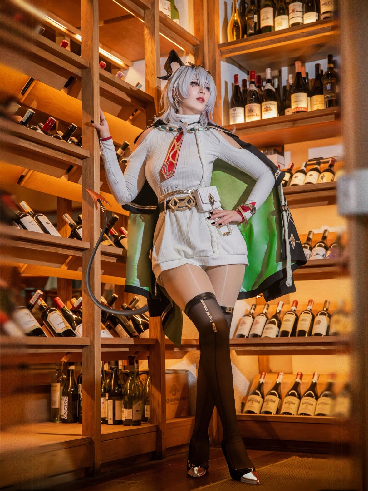 Rover, you look tired. How about we get some Quattro Formaggi pizza and drinks at @nonnabona.jkt ?

Revealing my new cosplay: Zani Downtown Repose skin from Wuthering Waves! 
📍Location: @nonnabona @ashtadistrict8

Costume @angelrosedesign 
Wig @rentchan 
Photo by @johanesbp

#cosplay #gaming #Zani #WutheringWaves #larissarochefort