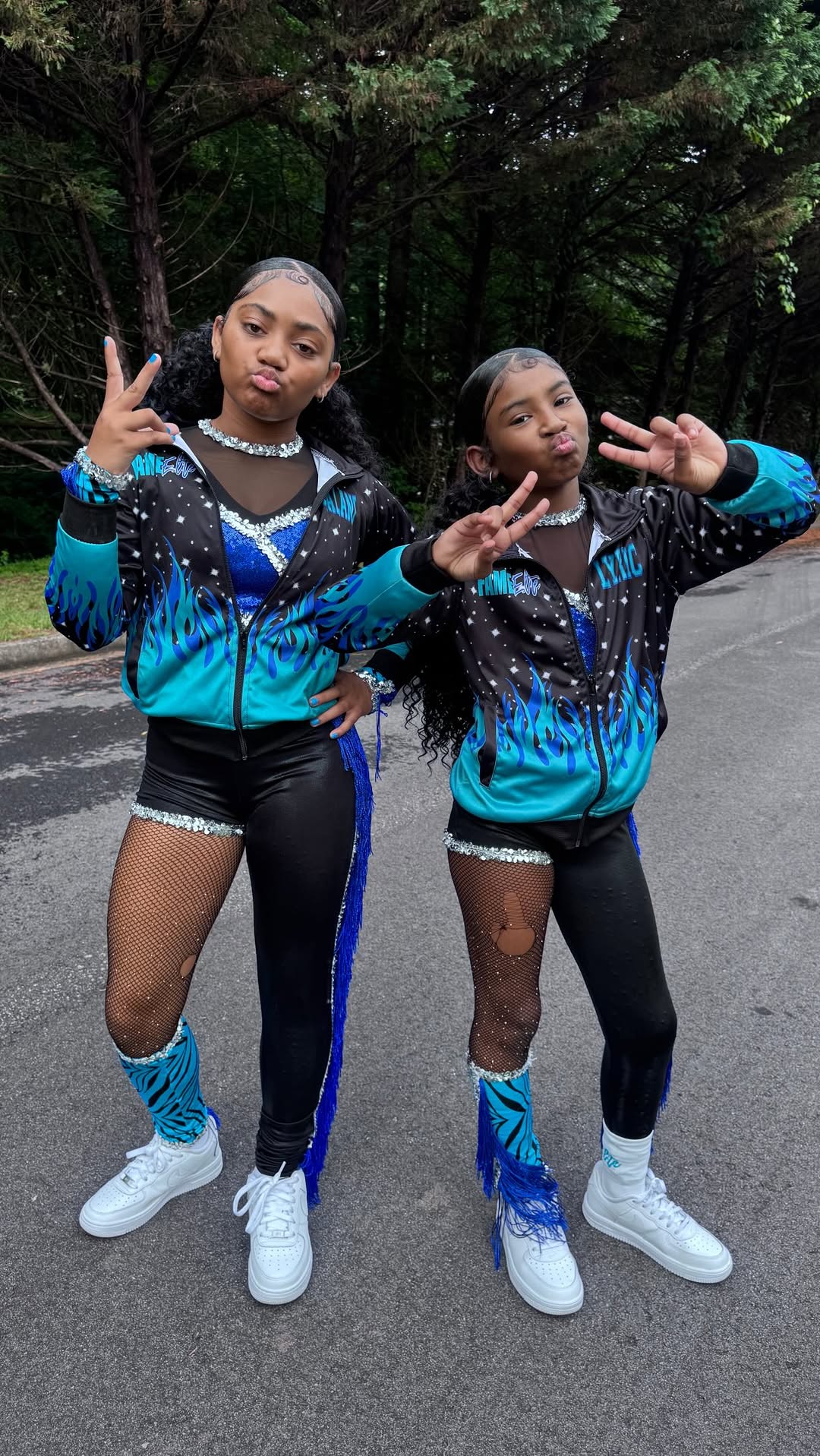 Dumb With it 💙💙🔥🔥 @lyric_khamauri 

My girls song lit 🔥 @lyrikk__dion @sassy.stizha 

#lanilove #majorette #dumbwithit #lyrickhamauri #competitionday