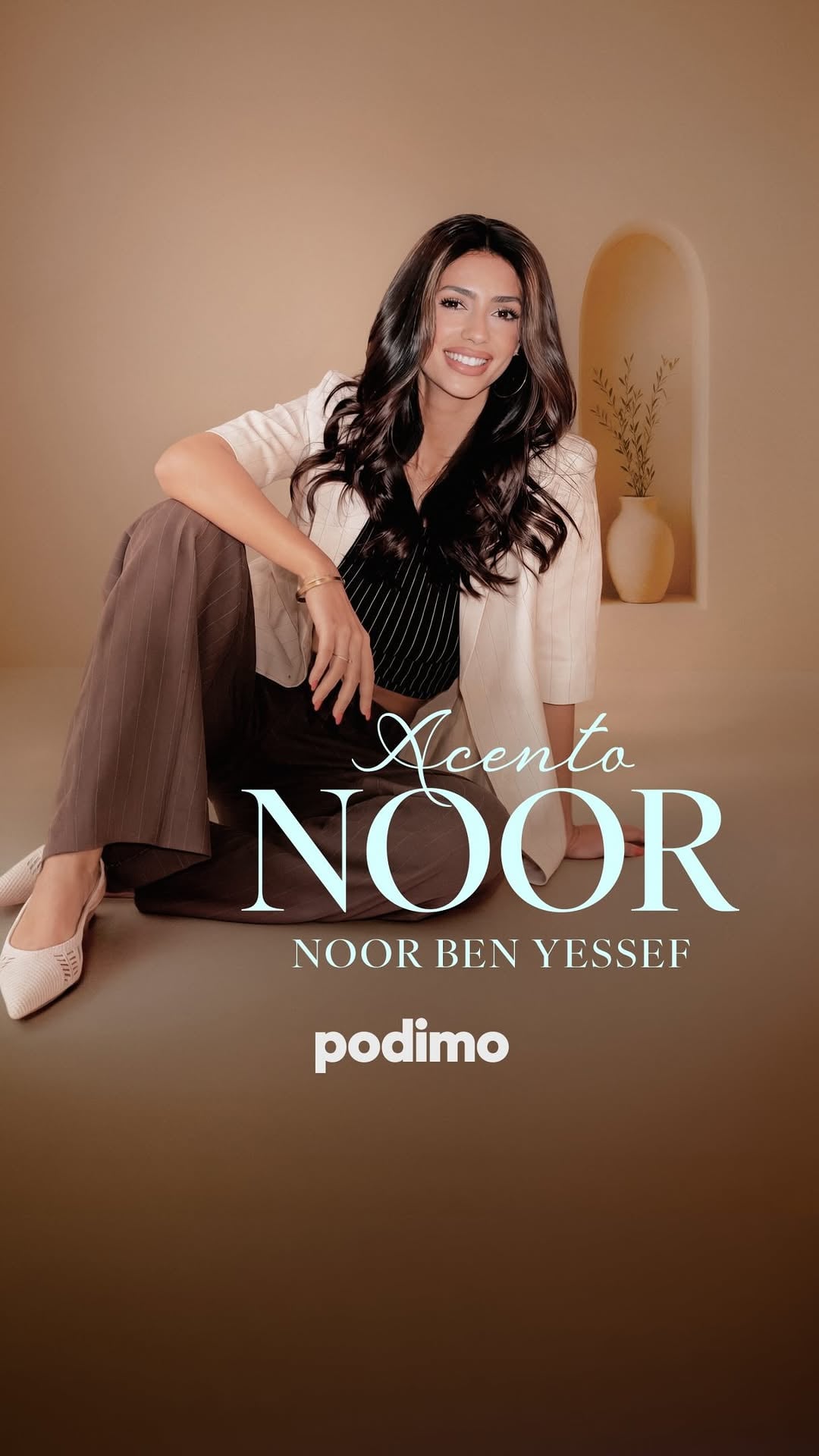 BIENVENIDOS Y BIENVENIDAS A “ACENTO NOOR” 

Hoy estreno con mucha ilusión, responsabilidad y nervios un nuevo altavoz. 

“Qué te gusta preguntar, qué te gusta hablar, qué te gusta meterte en jardines miarma”. 

Es lo que siempre he escuchado a mi alrededor desde que empecé a estudiar periodismo. “ACENTO NOOR” es un espacio seguro donde conversar, debatir, reflexionarse, opinar, escuchar, reír … 

Me alejo del tono rígido del informativo para conectar de otra forma con vosotros y con los grandes invitados que se sientan en este espacio ✨ Estoy deseando leeros y conocer vuestro feedback. 

ESTRENO 28 MAYO en @podimo_es

Publi