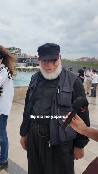 🔴Aydın’da eşini 2 ay önce kaybeden bir vatandaş, eşine duyduğu sevgiyi anlattı:

🗣”Sanki dünyam yıkıldı gitti”