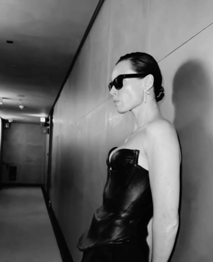 At Camera Moda Fashion Trust 2026, along with my friends @garattimilano , supporting the next generation of emerging designers. The future of Italian fashion.
wearing @murano.francesco styled by @gloriaripamonti 
@cameramodafashiontrust