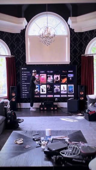 Thank you @samsungcanada - another reason to not want to leave home! 
Installation: @tech_group_av 

#SamsungVisionAI #20YearsNo1 #SamsungTV #MicroRGB