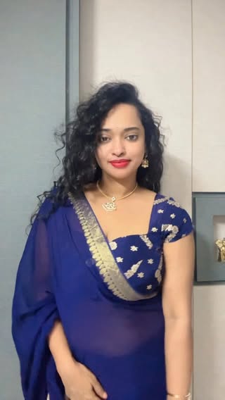 Feeling pretty in six yards 💙dm for saree details ❤️#instamood #viralreels #saree #instafashion #trendingreels
