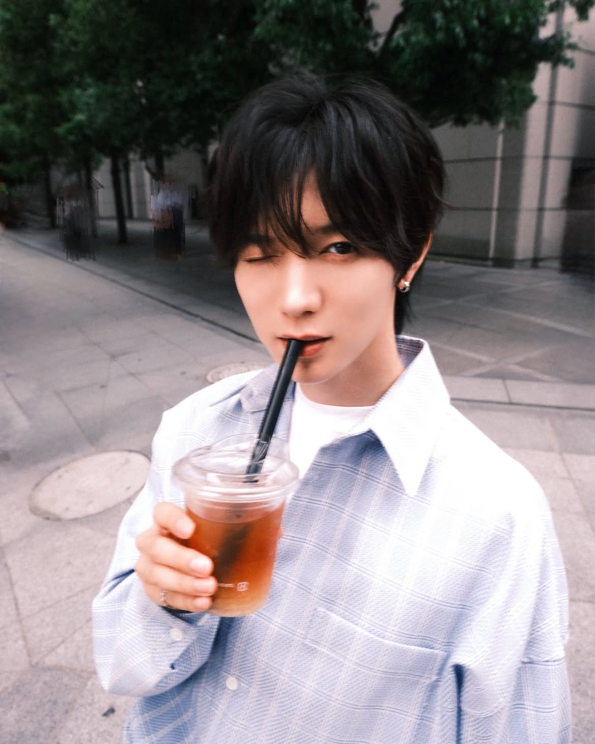 ⁡
⁡
もうすぐ夏が始まるからシャツの季節が終わっちゃうと思って着てみた👔
⁡
⁡
#しめぐらむ
#今の時期服装難しいよね