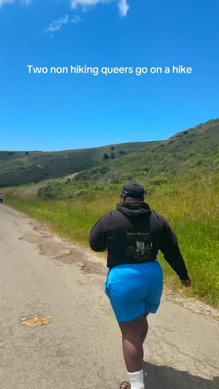 I don’t know y’all the West Coast might be the best coast. #hiking #morelikealongwalk #whitepeoplespendmoneyonanythingthishikingshitisnotcheap