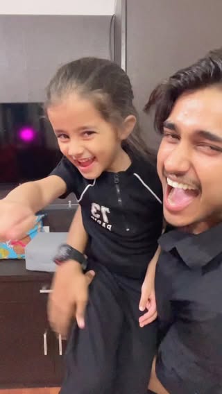 Nach Lungi Teri Ankhiyan mein…….😂🙈

#instagood #instagram #viral #cute #brothersister