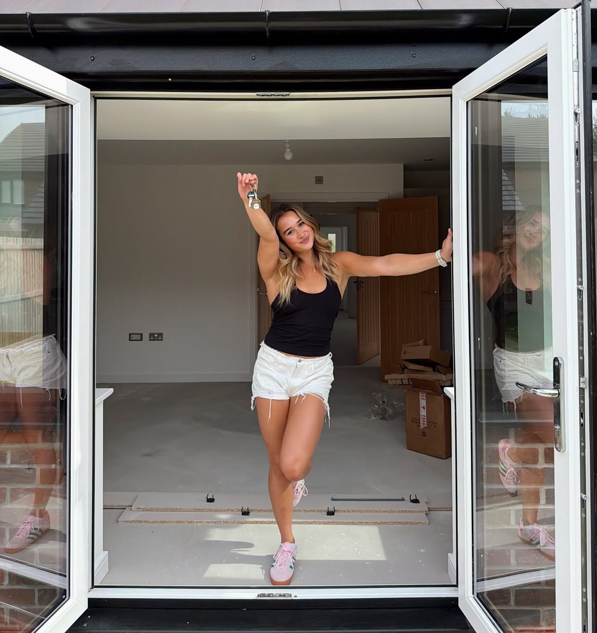 I BOUGHT A HOUSE🔑🏡🥳WHAT THE HELLY!!!!

I’m SO excited for this new chapter, it’s been a long time coming🥹Thank you to all those who have helped me get here, you know who you are🫶🏻

Housewarming incoming EEEK🤭

#newhome #house #owner #firsthouse