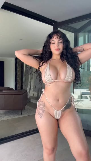 be honest… are you looking at the bikini or my face? 👀
