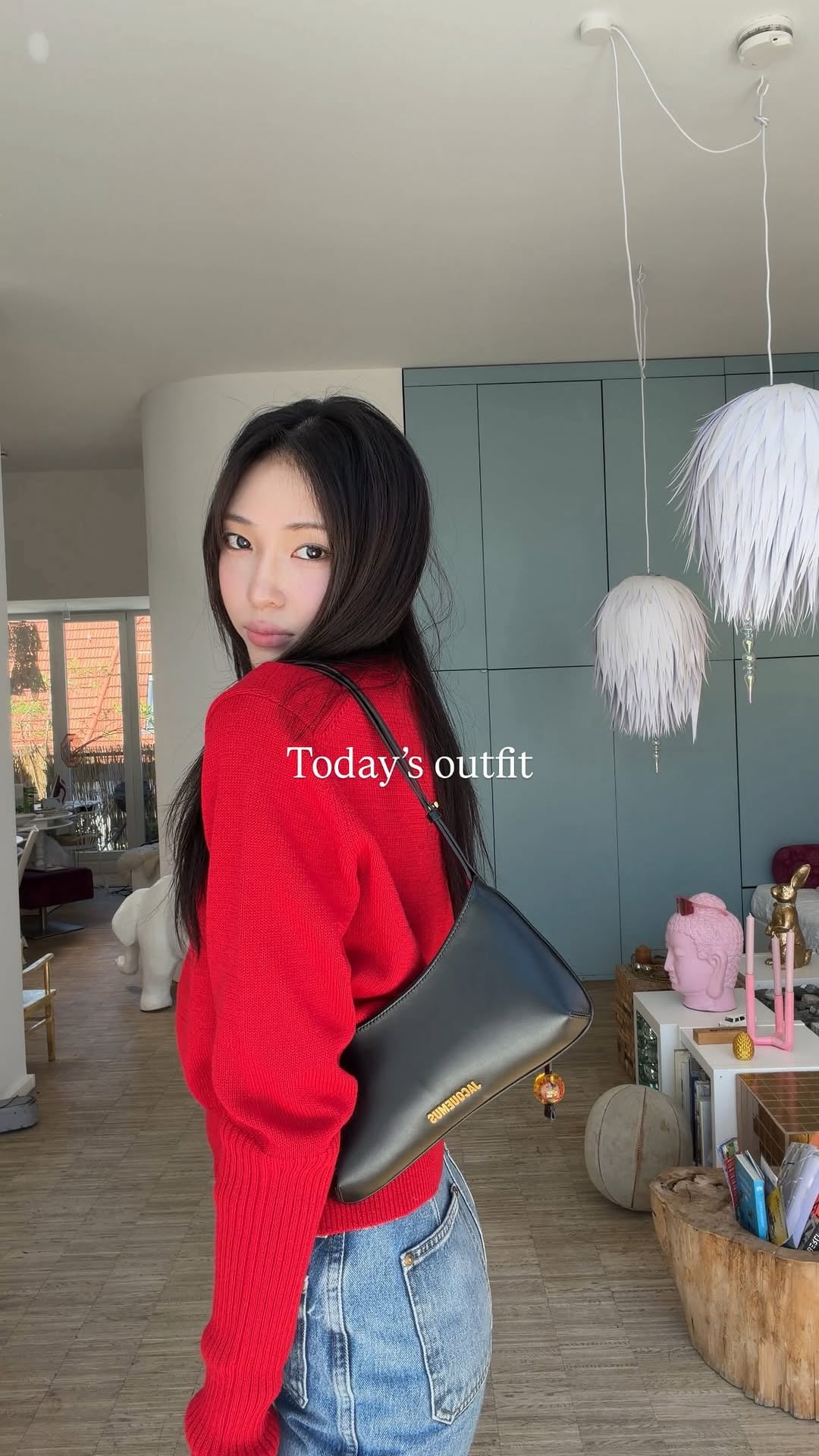 My Outfits in Berlin♥️

Cardigan @shinzone_official 
Tee @beglowny 
Jeans @khaite 
Shoes @maisonmargiela 
Bag @jacquemus