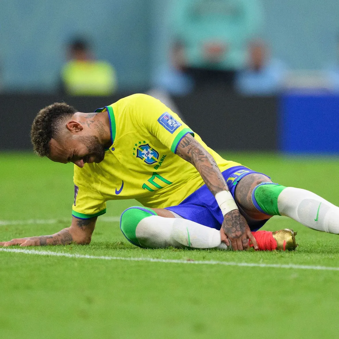 🚨 BREAKING : Federasi sepak bola Brasil (CBF) mengonfirmasi bahwa Neymar Jr. harus absen dalam latihan perdana Tim Nasional Brasil yang diadakan sore kemarin di Teresópolis, Brasil karena sedang memulihkan diri dari pembengkakan (edema) di betis kanannya.

Neymar juga harus dirujuk ke sebuah klinik di kota tersebut untuk menjalani pemeriksaan tambahan, tidak ada informasi lain yang akan dirilis hingga selesainya evaluasi oleh tim medis Tim Nasional Brasil.

📝 @ge.globo