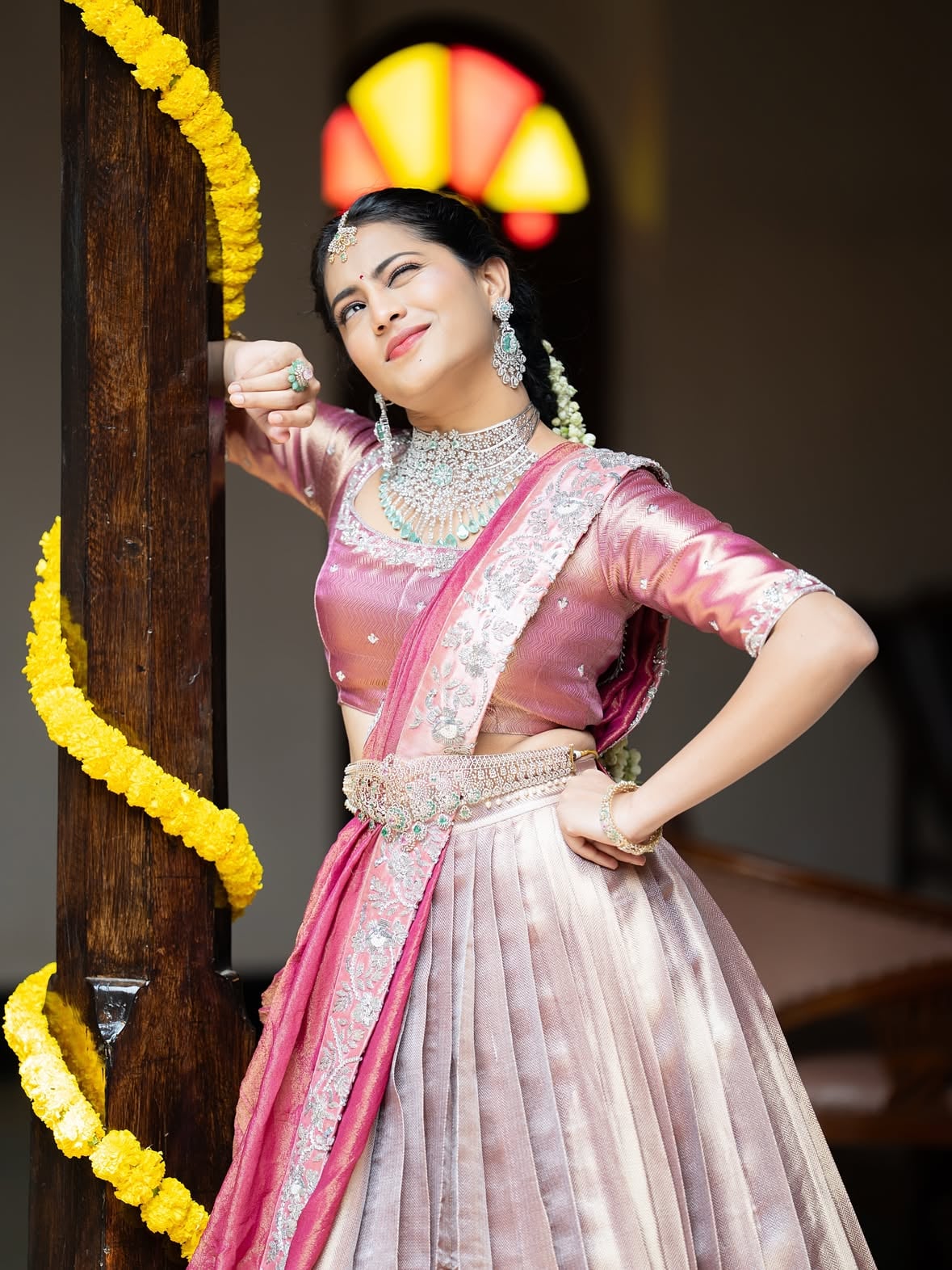 ఈ శ్రీవల్లికి సోకులు ఎక్కువ😋💕

MUA: @vriddhi_makeup_studio 
Outfit: @tasyacouture 
Shot by: @absolutelyrahul