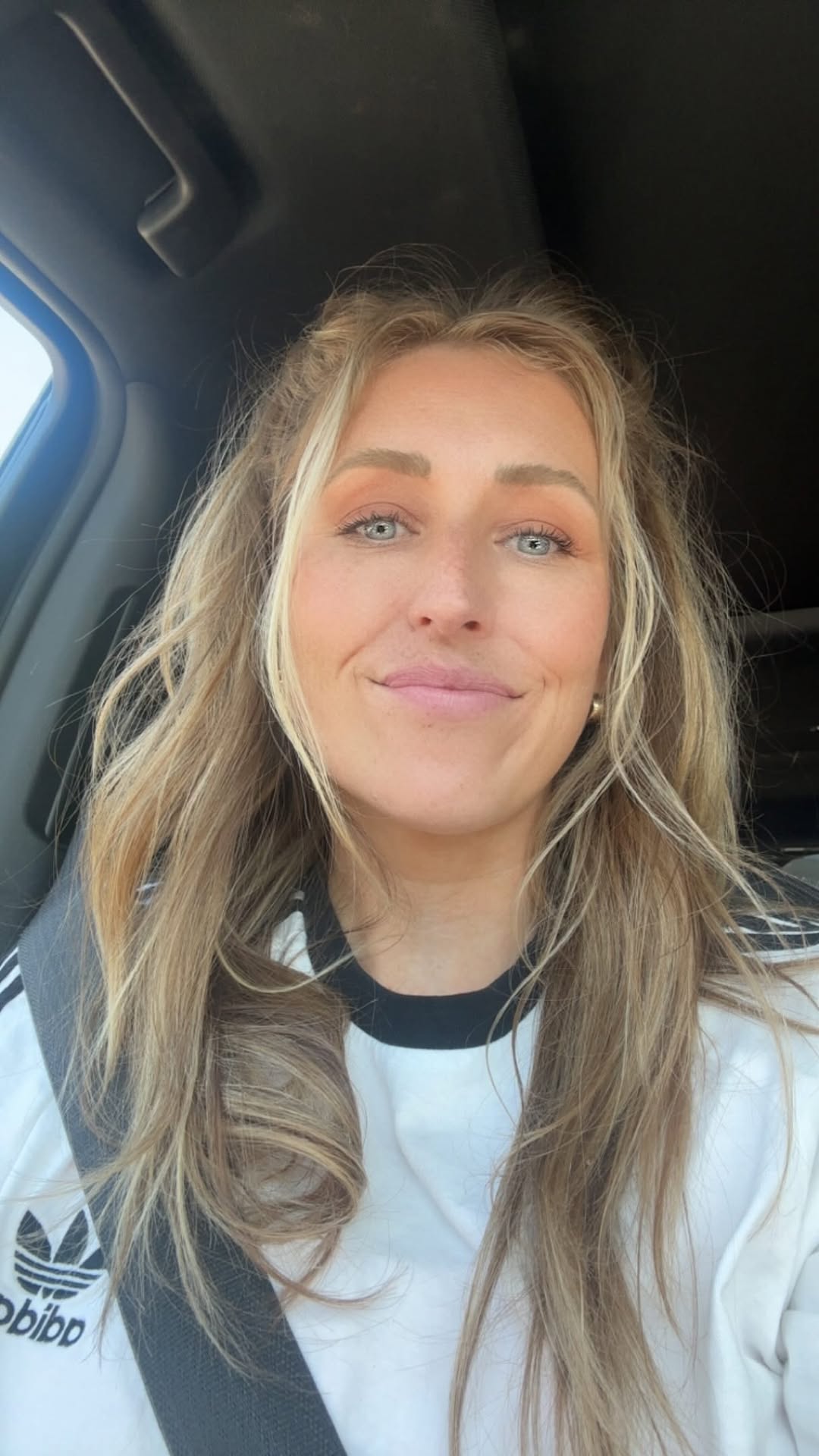 Was just going to put this on my story but I feel like it helps shed light on the tough days and maybe you guys have tips (even tho it always feel like we e tried everything). I love sharing all the positive moments and how amazing Ozzy has done through treatment because she’s a tough little fighter!! But even tough kids have hard days, and these steroids that she gets every few months for a week following her lumbar punctures are TOUGH on her. 

The reality is we don’t know if she’s having body aches, stomachs pains, headaches, reflux or just extreme irritability. We can guess, since most of those things are probably happening, and we can give meds to help. But it’s hard to explain why this is happening to her and that she won’t feel like this forever. 

We’re in survival mode in our household this week while still balancing working and playing in the sunshine best we can! If I missed a text/message or looked like I was in a daze walking around the grocery store - this is why 🫠 So very excited for the day that we get to stop all the meds making our girl feel crazy and ill and let her live her dang life to the fullest! 

And don’t worry, I’ll share more happy Ozzy reels soon 

If you want to share about what it was like if you’ve taken steroids, or things that have helped your kids while they take them, comment below!! I know so many adults say they hate being on them too…