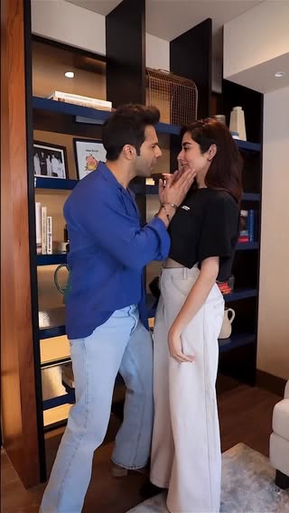 We all knew how this would end 😂 Chunnari Chunnari - Lets go! @hegdepooja you were missed ♥️💃🏻

#HaiJawaniTohIshqHonaHai in cinemas on 5th June 2026.

@tips @tipsfilmsofficial @akshayraheja @safirock @aseeskaurmusic @sudhiryaduvanshimusic @akshayandip @anuradhasriramofficial @anumalikmusic @SameerAnjaan

#DavidDhawan @rameshtaurani #MaximilianUKProductions @remodsouza @kumartaurani
